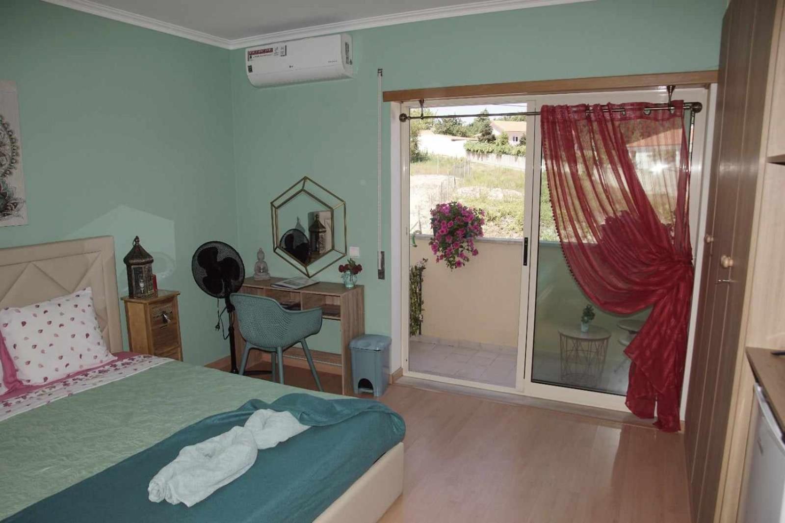 Quartos Confortaveis Em Casa Proximo Ao Mosteiro Batalha Buitenkant foto